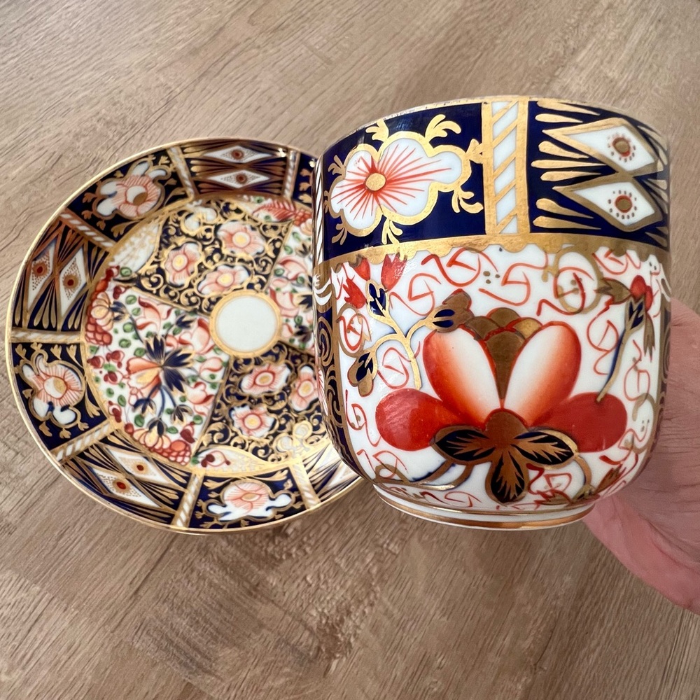 Vintage 1933 Royal Crown Derby “TRADITIONAL IMARI” Flat Demitasse TeaCup‎ Saucer